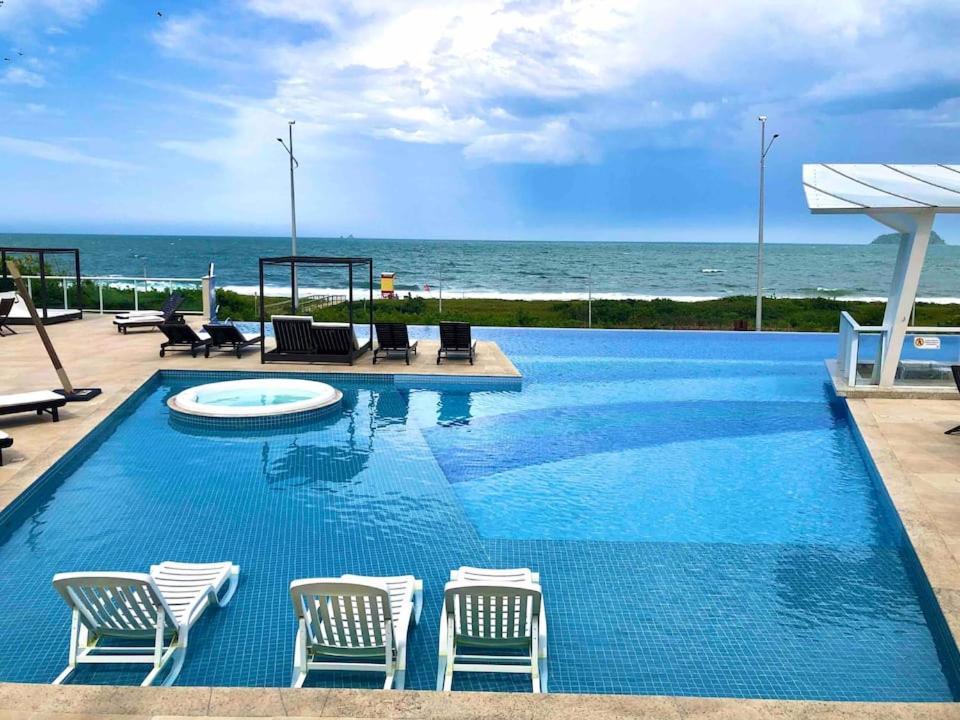 Ape Estilo Resort C/ Pe Na Areia E Vista Mar, Proximo Ao Beto Carrero Piçarras Kültér fotó