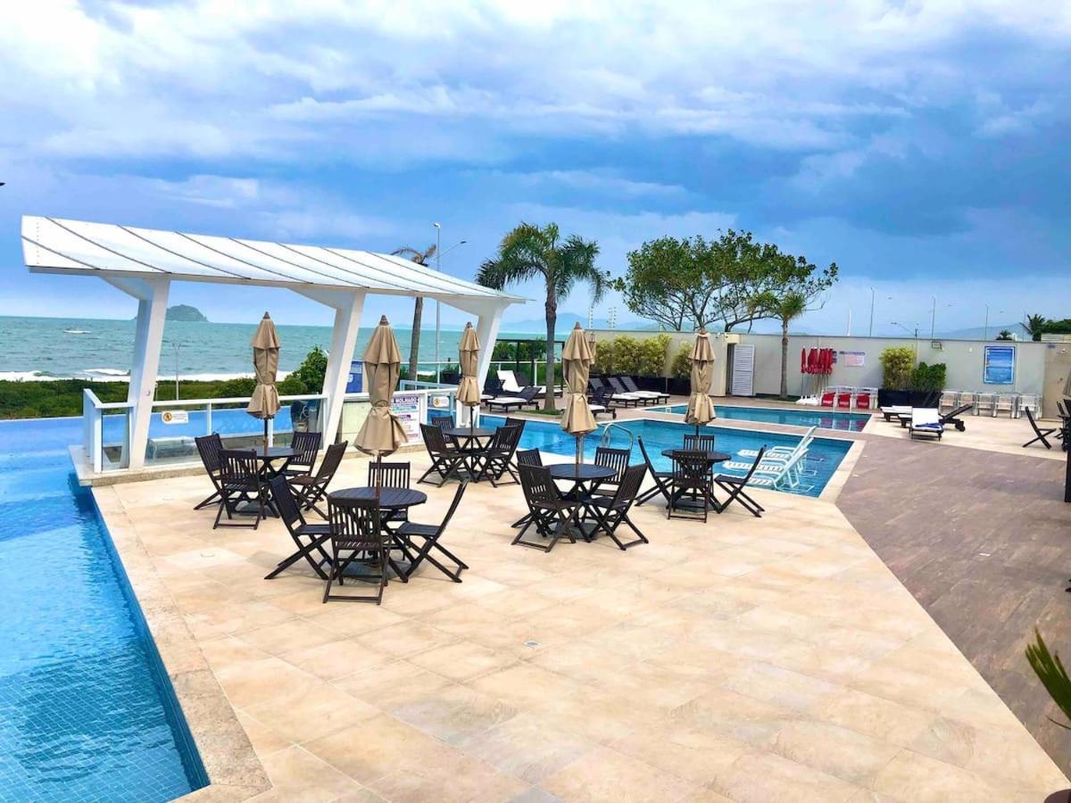 Ape Estilo Resort C/ Pe Na Areia E Vista Mar, Proximo Ao Beto Carrero Piçarras Kültér fotó